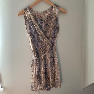 Calvin Klein snake skin romper size small(4)